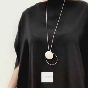 
                  
                    Load and play video in Gallery viewer, This circular lariat necklace can be worn two ways. Stylish and adaptable to any outfit!
                  
                